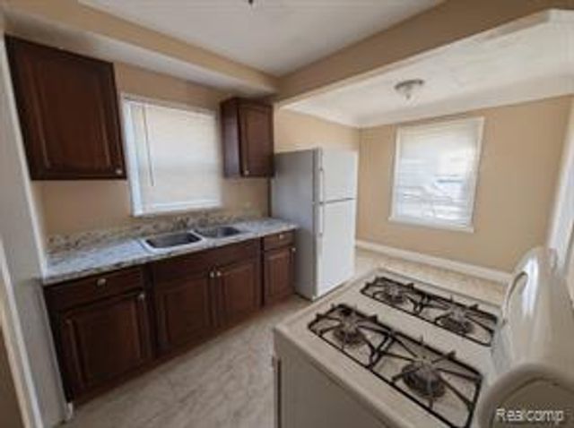 14248 Stansbury Street, Detroit, MI 48227