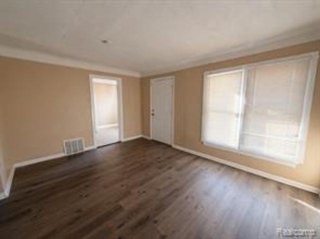 14248 Stansbury Street, Detroit, MI 48227