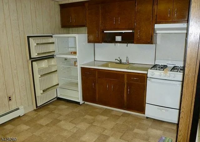 22 Hope St, Lodi Boro, NJ 07644