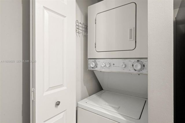 1155 Brickell Bay Dr 2605, Miami, FL 33131