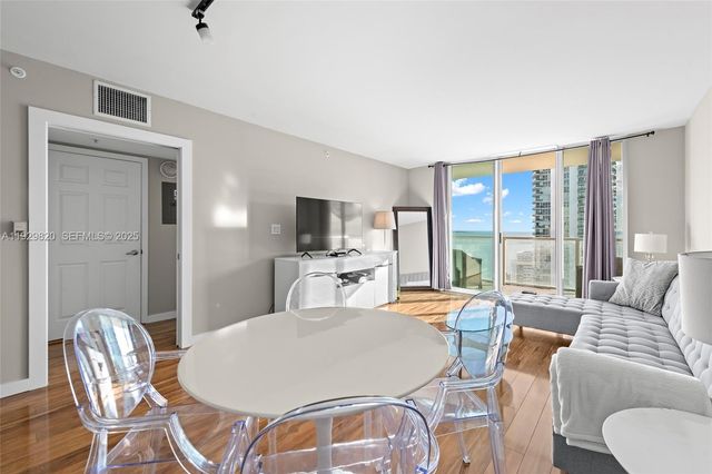 1155 Brickell Bay Dr 2605, Miami, FL 33131