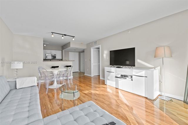 1155 Brickell Bay Dr 2605, Miami, FL 33131