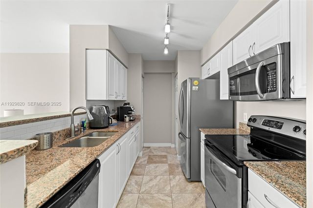 1155 Brickell Bay Dr 2605, Miami, FL 33131