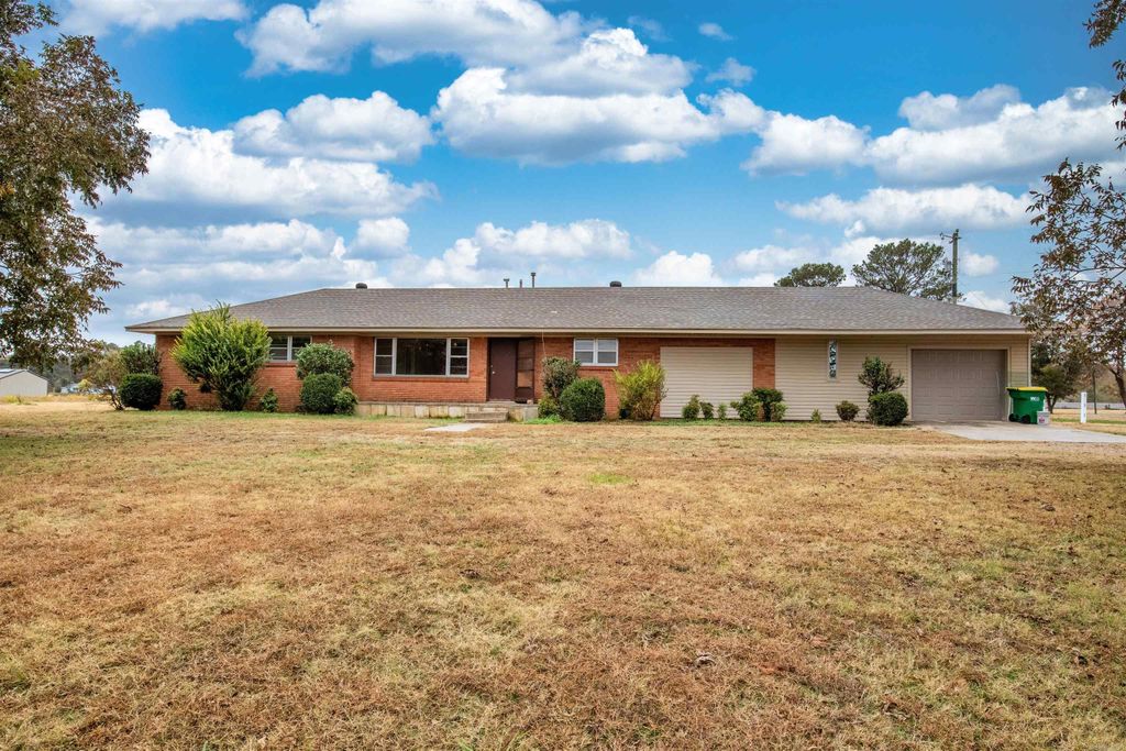 16000 Faulkner Lake Road, North Little Rock, AR 72117