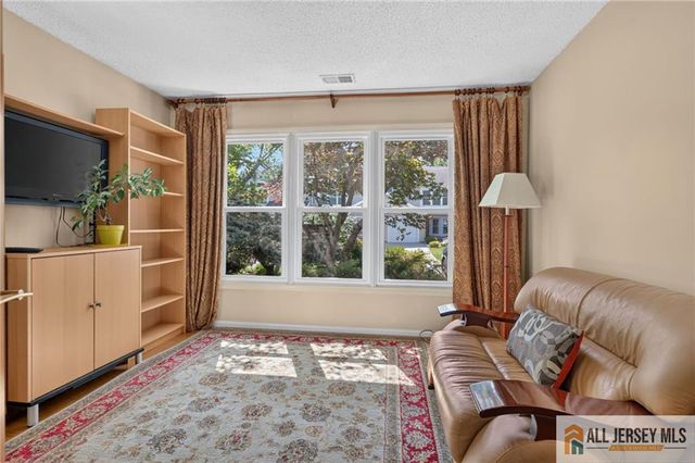 192 Stults Lane 192, East Brunswick, NJ 08816