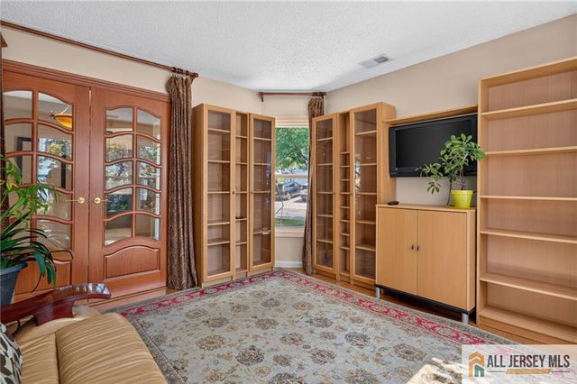 192 Stults Lane 192, East Brunswick, NJ 08816