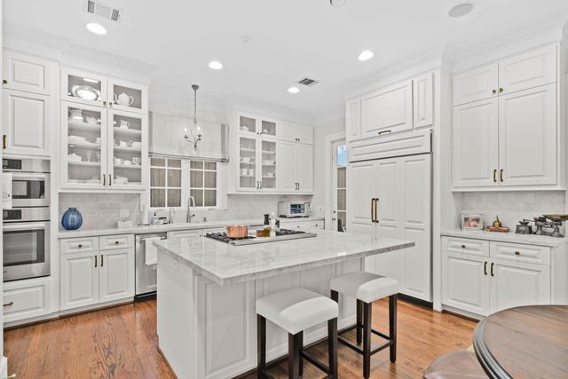 5012 Tangle Lane, Houston, TX 77056