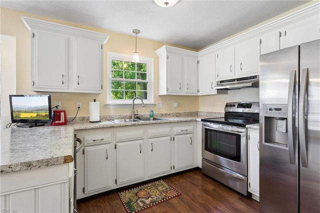 107 Smokehouse LN, Williamsburg, VA 23185