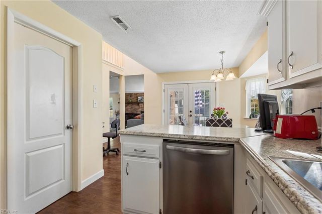 107 Smokehouse LN, Williamsburg, VA 23185