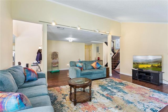 107 Smokehouse LN, Williamsburg, VA 23185