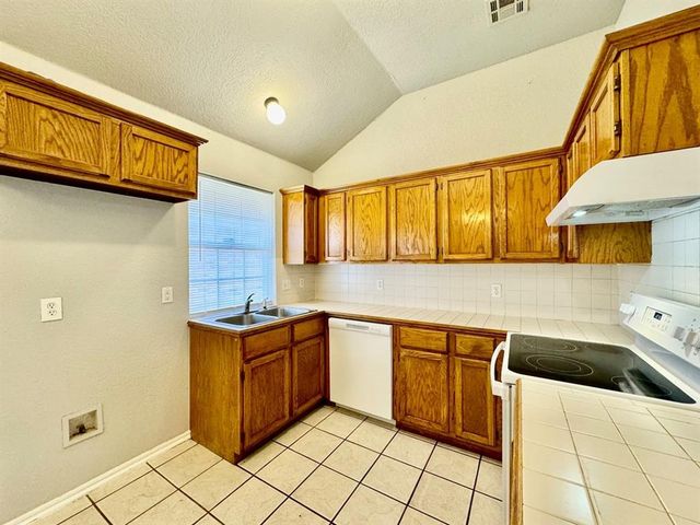 633 NW 121st Street, Oklahoma City, OK 73114
