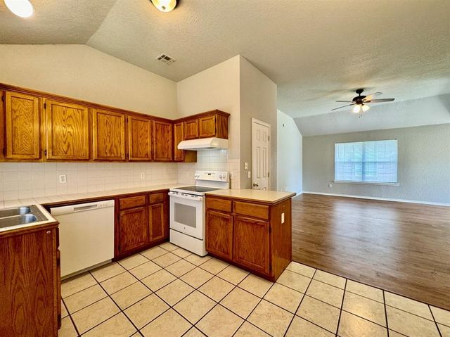 633 NW 121st Street, Oklahoma City, OK 73114