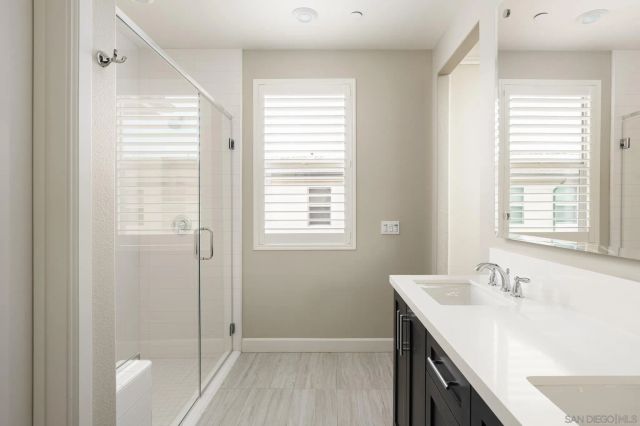 16750 Coyote Bush Dr 31, San Diego, CA 92127