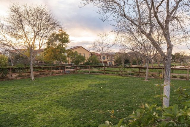 16750 Coyote Bush Dr 31, San Diego, CA 92127