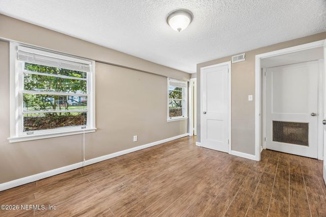 4226 FOREST PARK Road, Jacksonville, FL 32210