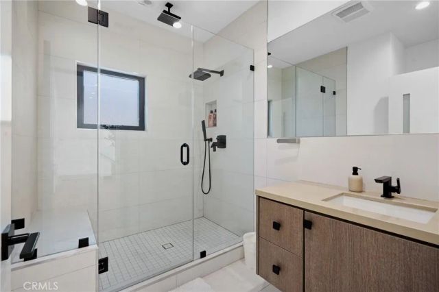 1812 Navy, Santa Monica, CA 90405