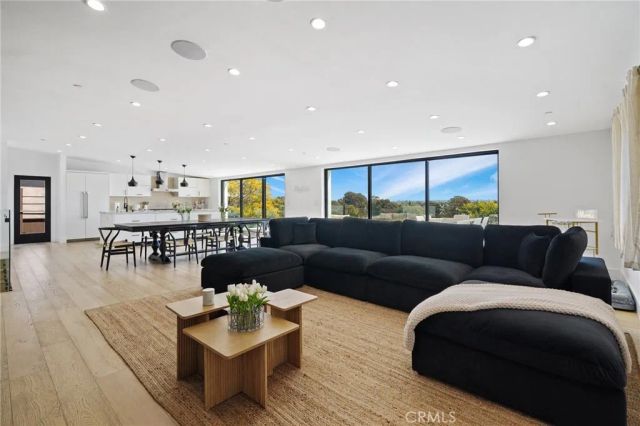 1812 Navy, Santa Monica, CA 90405