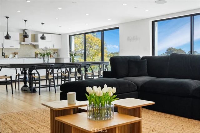 1812 Navy, Santa Monica, CA 90405