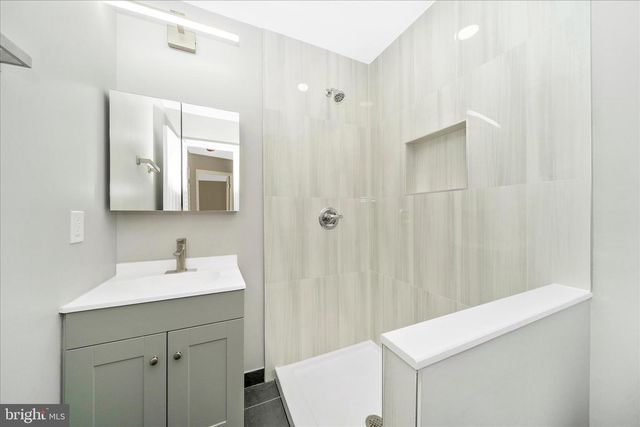 913 HIGHVIEW DR, Capitol Heights, MD 20743