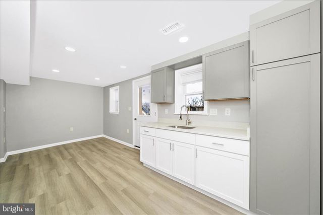 913 HIGHVIEW DR, Capitol Heights, MD 20743