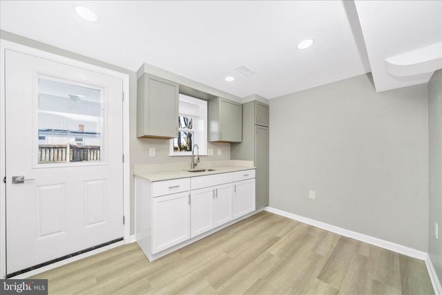 913 HIGHVIEW DR, Capitol Heights, MD 20743