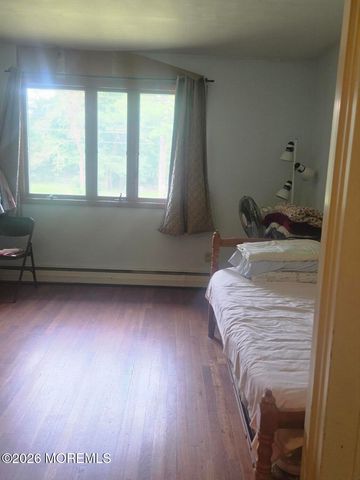 68 Willow Road, Tinton Falls, NJ 07724