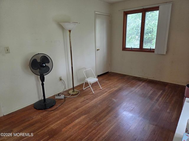 68 Willow Road, Tinton Falls, NJ 07724