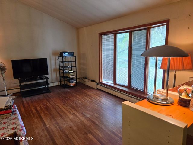 68 Willow Road, Tinton Falls, NJ 07724