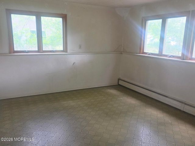 68 Willow Road, Tinton Falls, NJ 07724