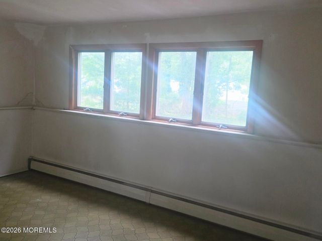 68 Willow Road, Tinton Falls, NJ 07724