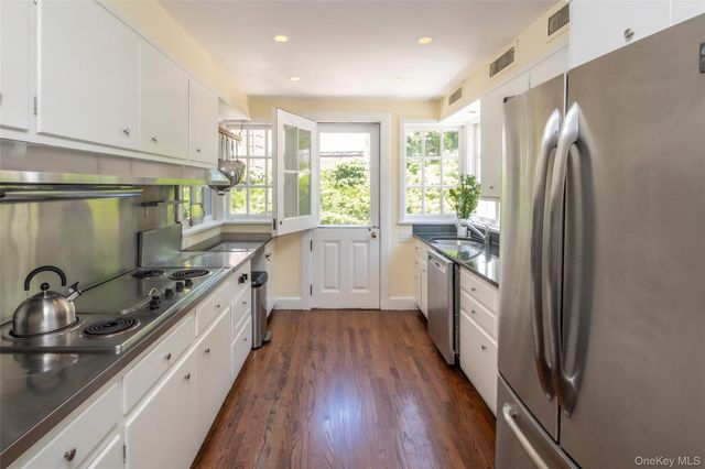 11 AKA 13 Cedar Lane, Bronxville, NY 10708
