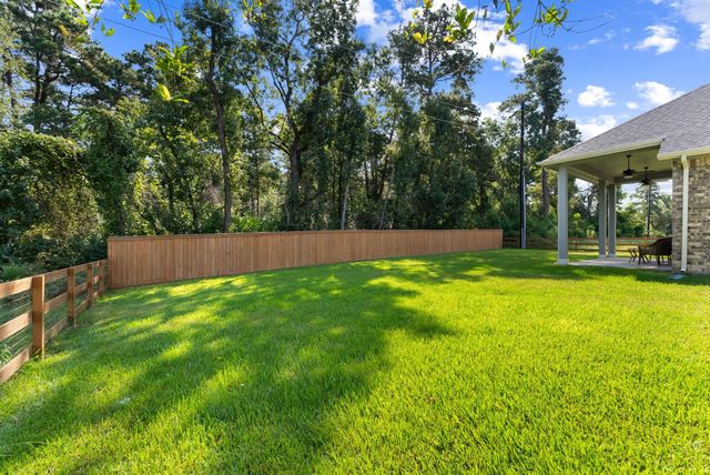 522 Black Bronco Road, Magnolia, TX 77354