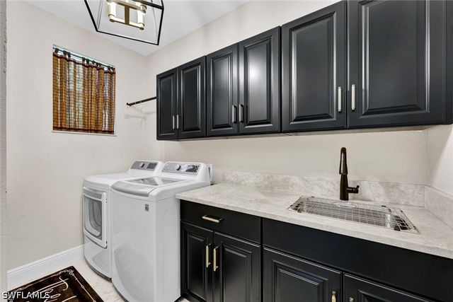 1764 Birdie DR, Naples, FL 34120