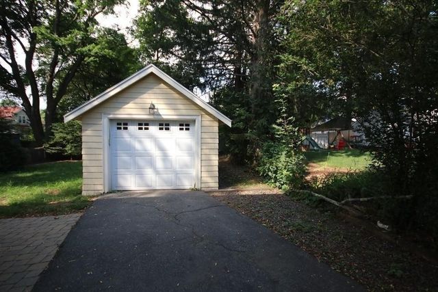 30 Farmcrest Ave, Lexington, MA 02421