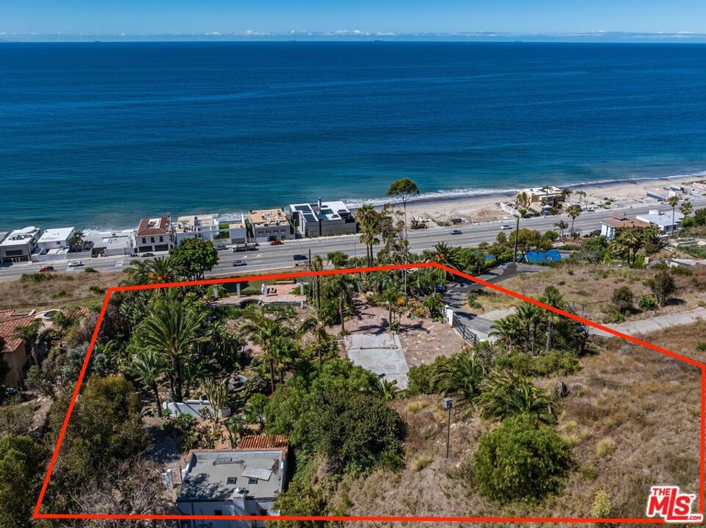 Image 2 of property listing at 21967 Pacific Coast Highway, Malibu, CA 90265