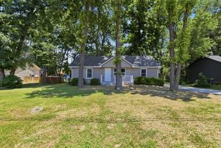 221 Bob White Dr, Clarksville, TN 37042