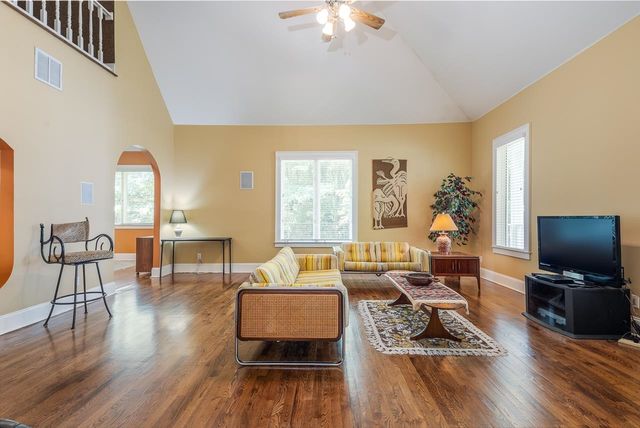 860 KEOUGH DR, Piperton, TN 38017