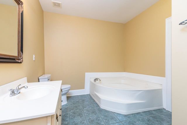 860 KEOUGH DR, Piperton, TN 38017