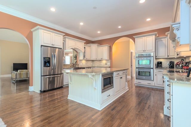 860 KEOUGH DR, Piperton, TN 38017