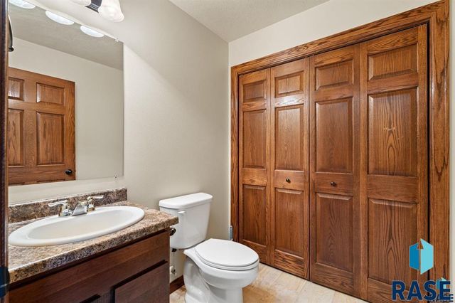 7110 S Bridger Pl Place, Sioux Falls, SD 57108