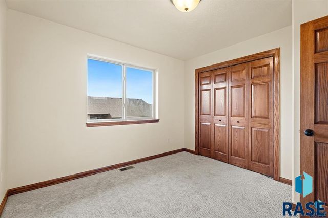 7110 S Bridger Pl Place, Sioux Falls, SD 57108