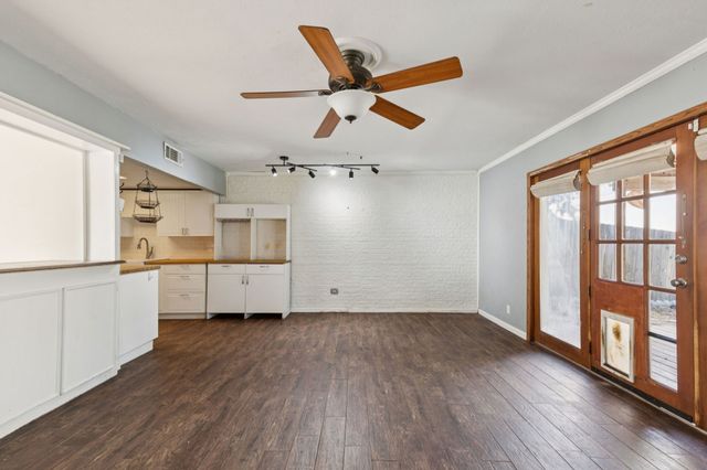 3209 Seaside Street, Irving, TX 75062