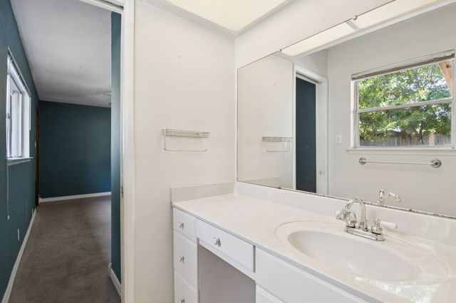 3209 Seaside Street, Irving, TX 75062