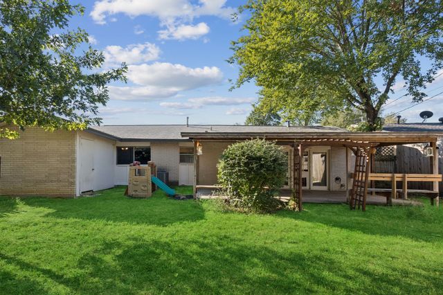 3209 Seaside Street, Irving, TX 75062