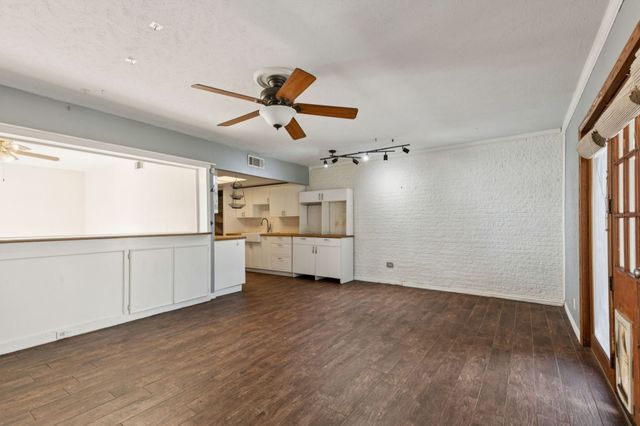 3209 Seaside Street, Irving, TX 75062