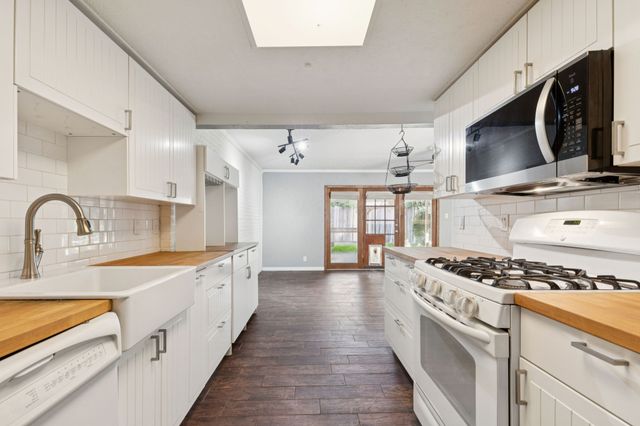 3209 Seaside Street, Irving, TX 75062