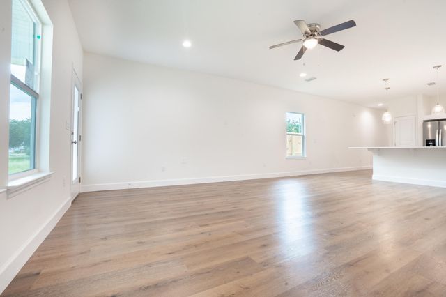 21 B 5th Avenue, Shalimar, FL 32579