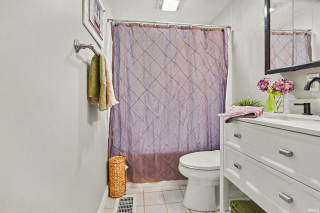 2510 Woodmont Drive, South Bend, IN 46614