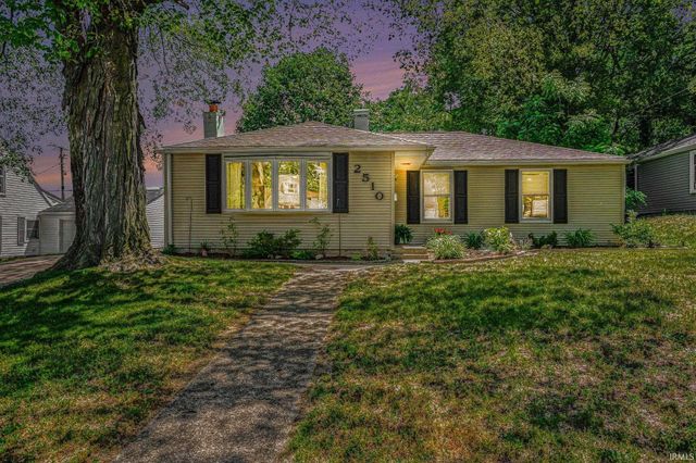2510 Woodmont Drive, South Bend, IN 46614