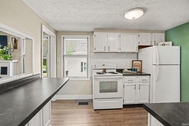 2510 Woodmont Drive, South Bend, IN 46614